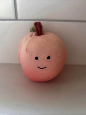 Jellycat fabulous peach